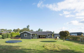 3 Bedroom Gorgeous Home In Bogø By, Bogø By